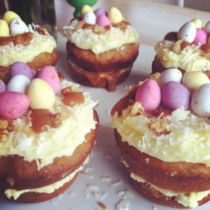 Mini Easter Cakes